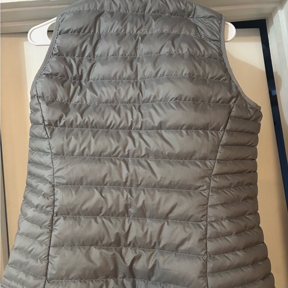 Patagonia Silver Puffer Vest - Picture 2 of 4